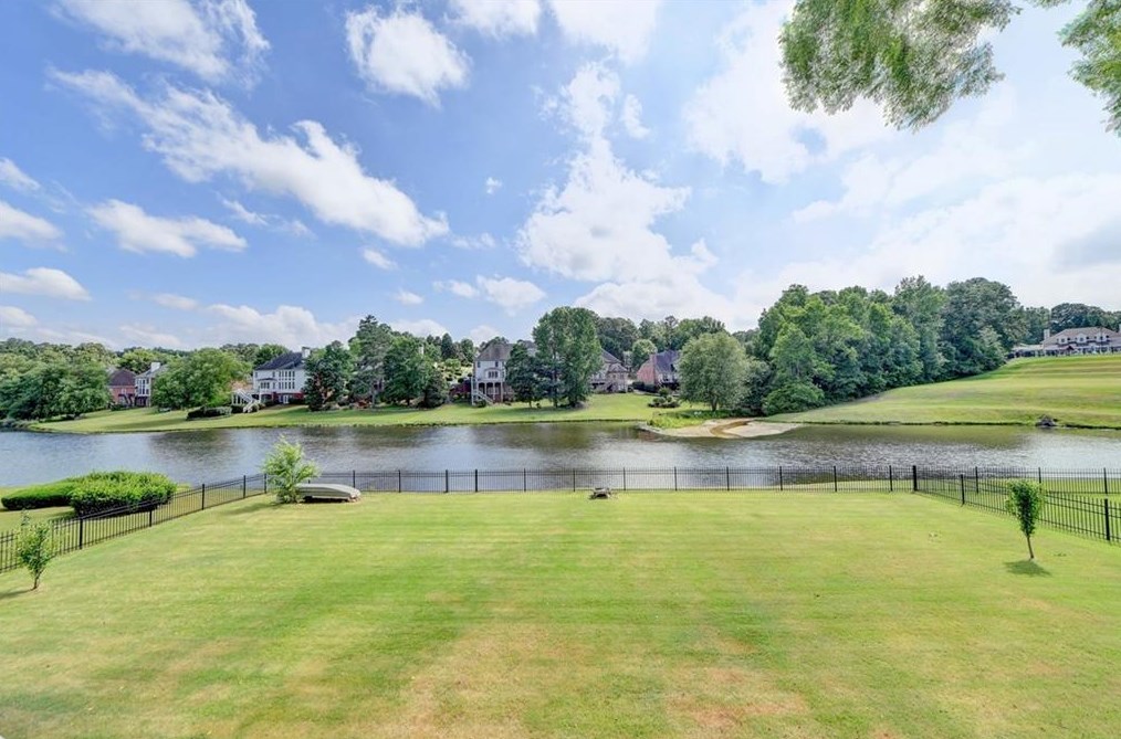 1718 Mulberry Lake Dr, Dacula GA  30019-4640 exterior