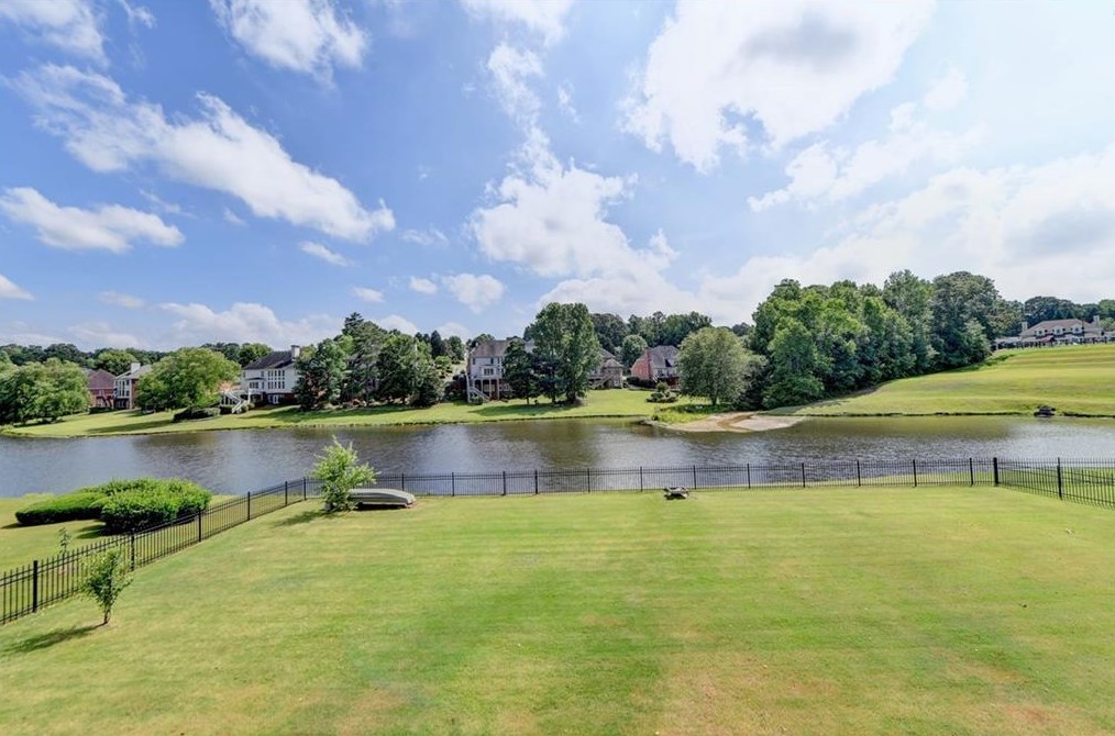 1718 Mulberry Lake Dr, Dacula GA  30019-4640 exterior