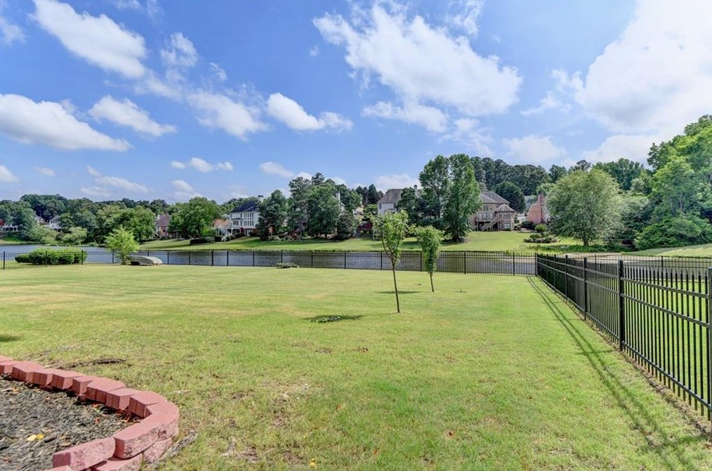1718 Mulberry Lake Dr, Dacula GA  30019-4640 exterior
