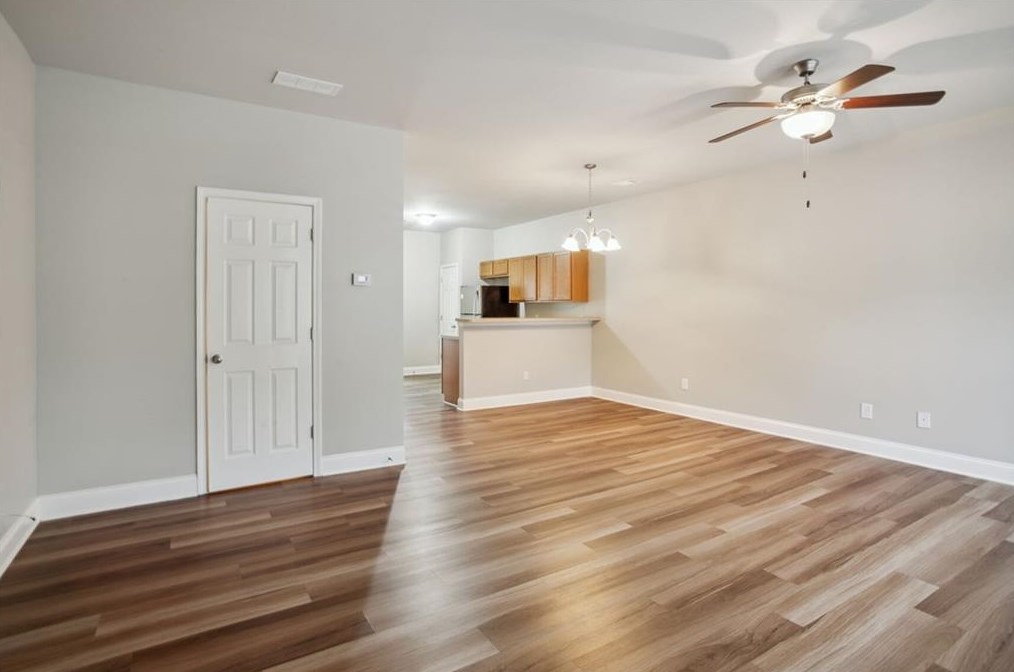 5966 Westchase St, Atlanta GA  30336-2915 exterior