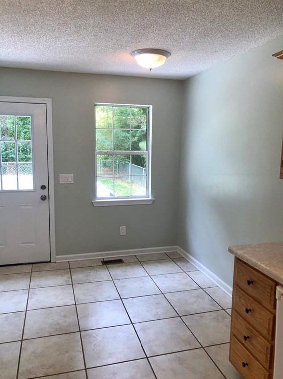 4308 Dews Pond Rd, Calhoun GA  30701-4335 exterior