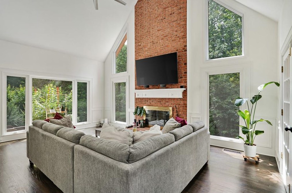 10610 Kingsmark Trl, Alpharetta GA  30022-4709 exterior