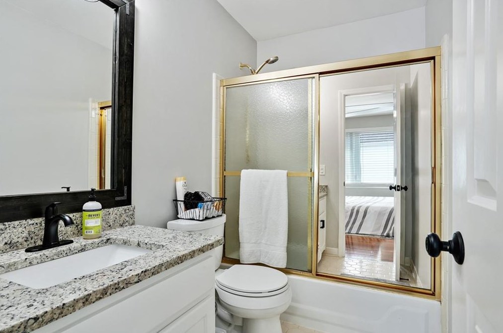 10610 Kingsmark Trl, Alpharetta GA  30022-4709 exterior