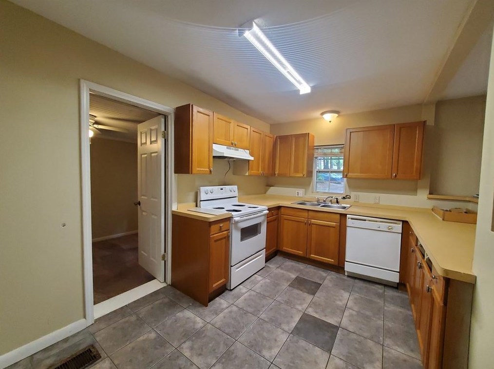 3490 Primrose Pl, Decatur GA  30032-4761 exterior