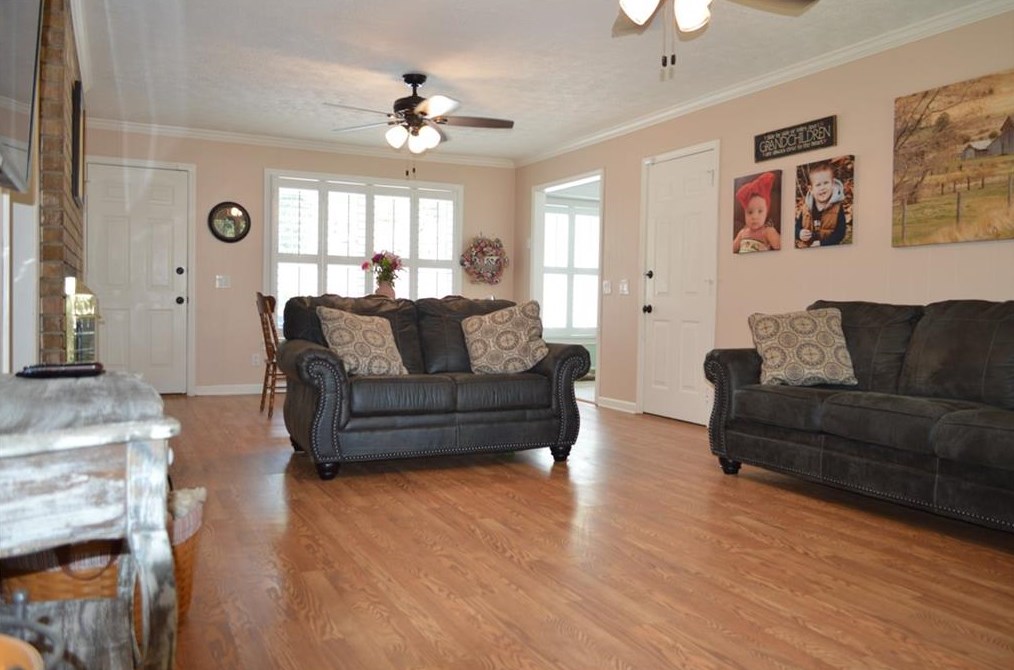122 Stone Haven Dr, Calhoun GA  30701-2054 exterior