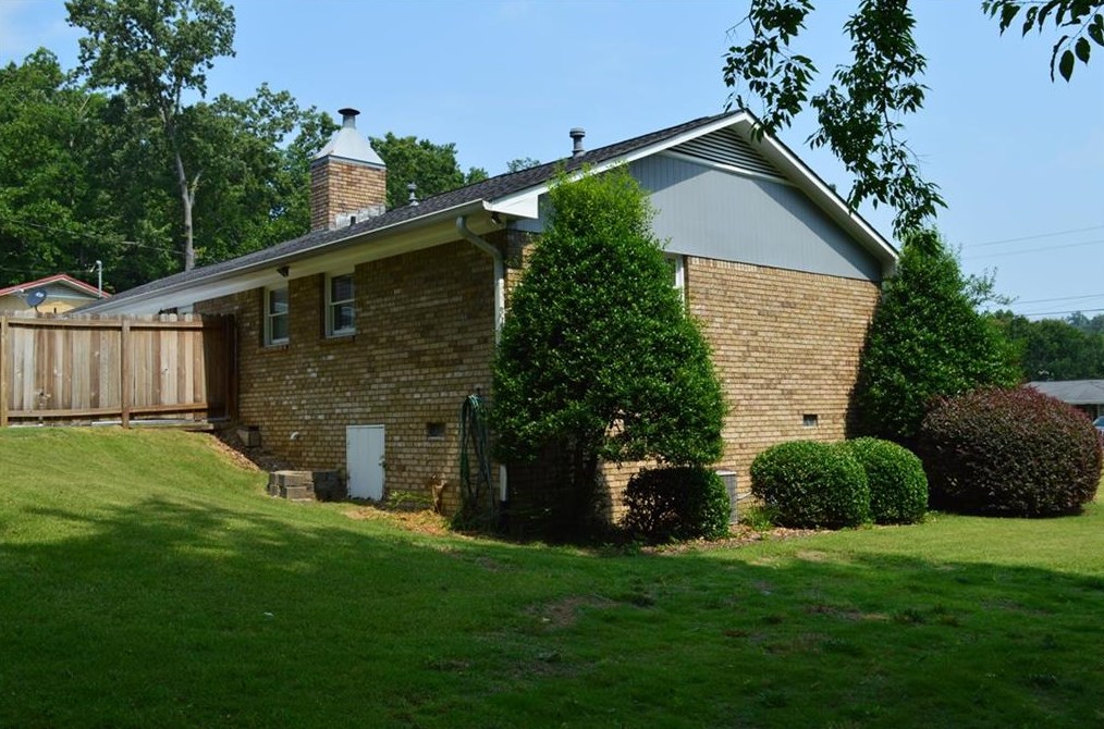 122 Stone Haven Dr, Calhoun GA  30701-2054 exterior