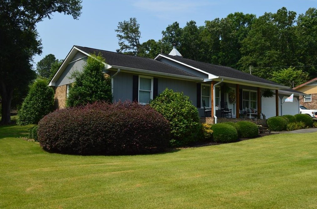 122 Stone Haven Dr, Calhoun GA  30701-2054 exterior