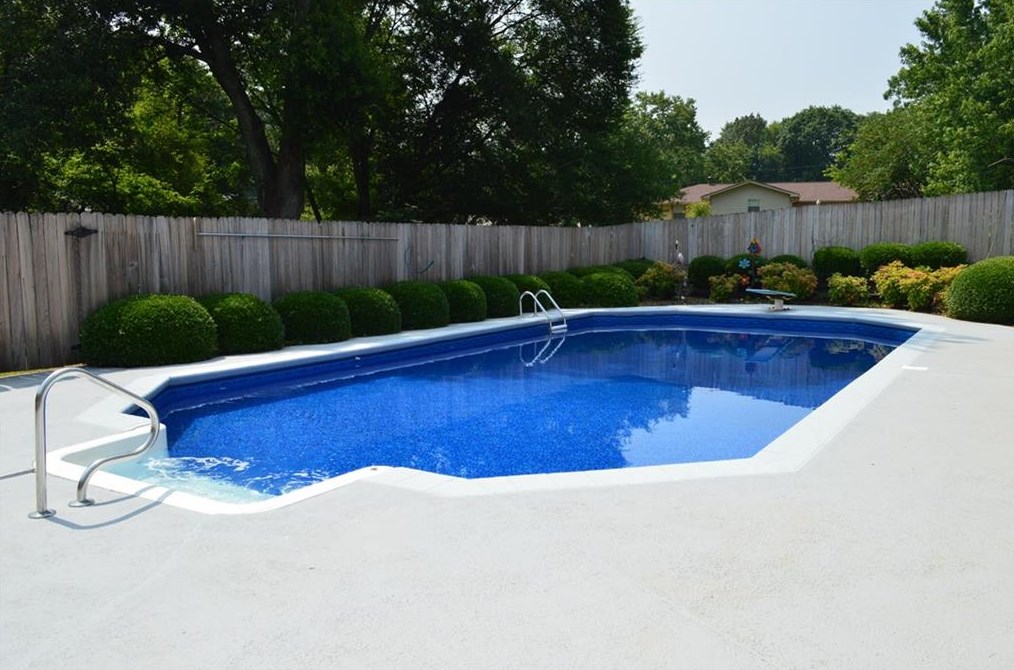 122 Stone Haven Dr, Calhoun GA  30701-2054 exterior
