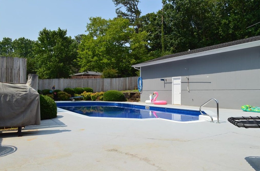 122 Stone Haven Dr, Calhoun GA  30701-2054 exterior