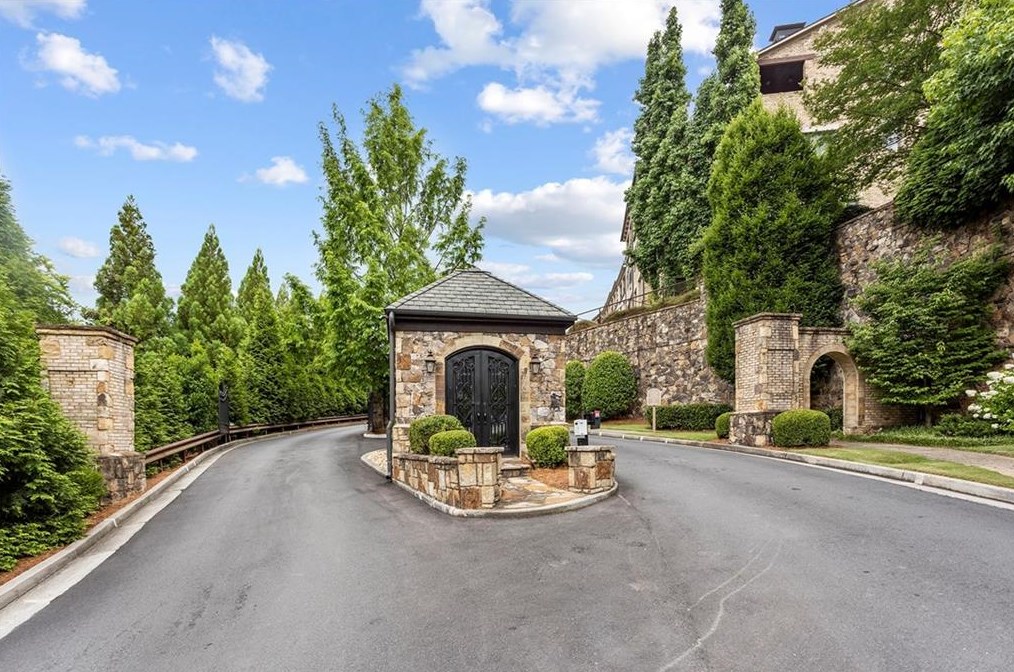 3784 Paces Lookout Cir, Atlanta GA  30339-1845 exterior