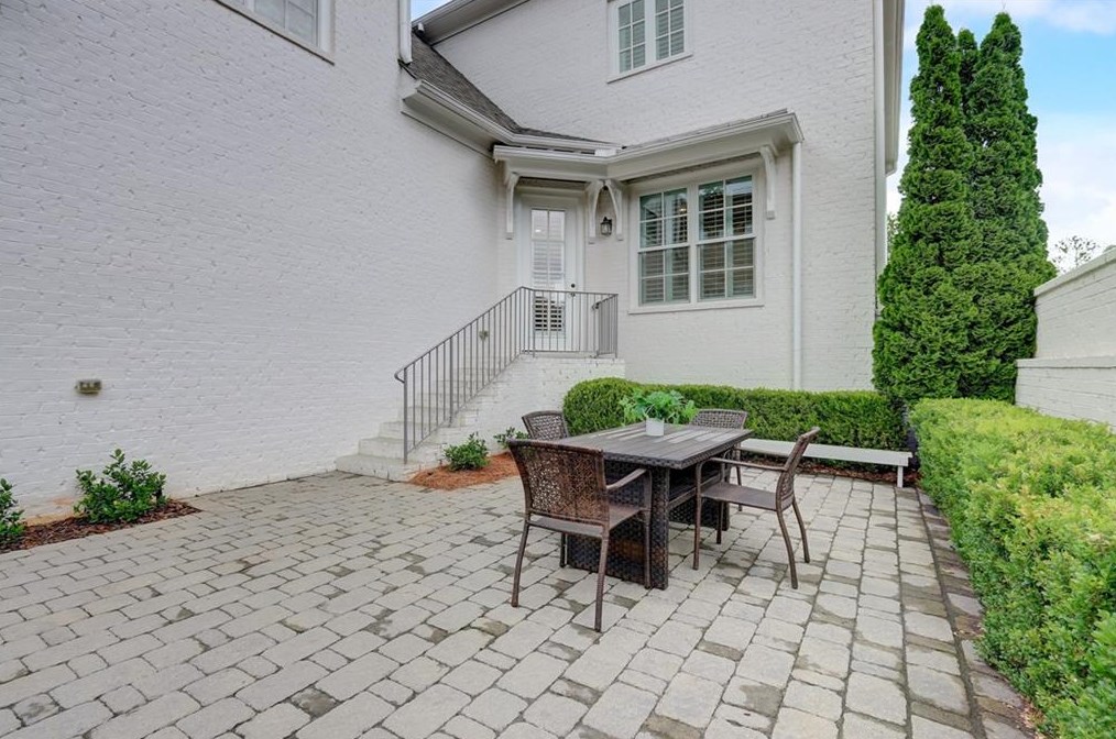 3784 Paces Lookout Cir, Atlanta GA  30339-1845 exterior