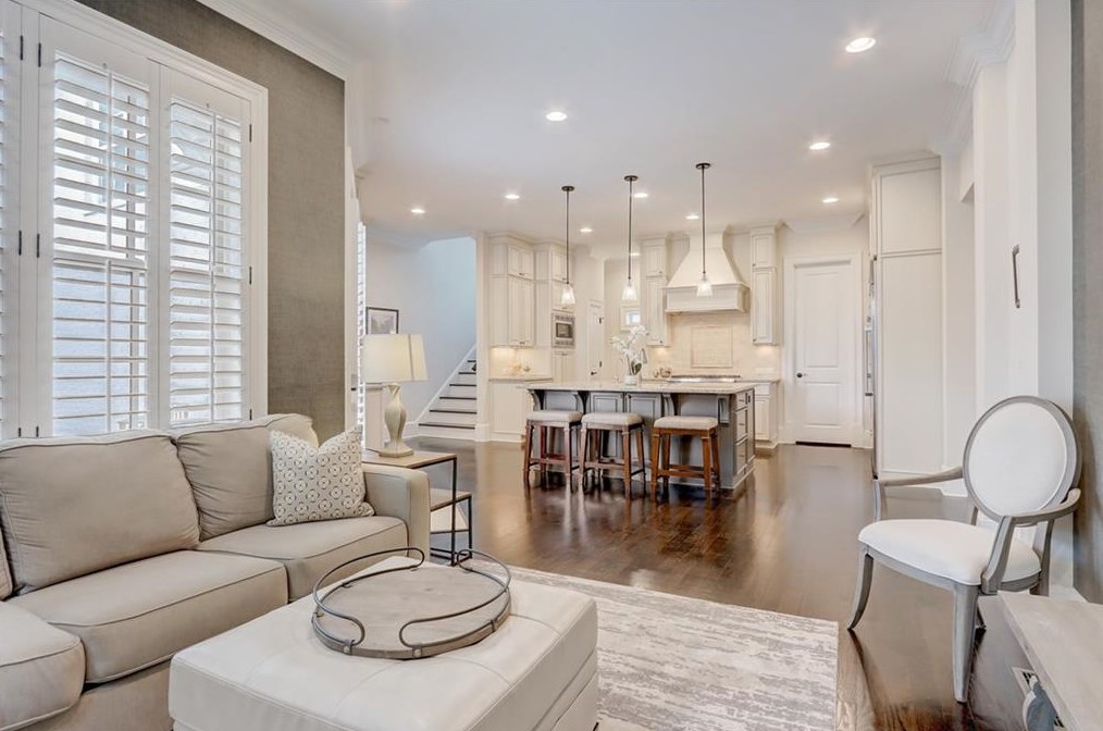 3784 Paces Lookout Cir, Atlanta GA  30339-1845 exterior