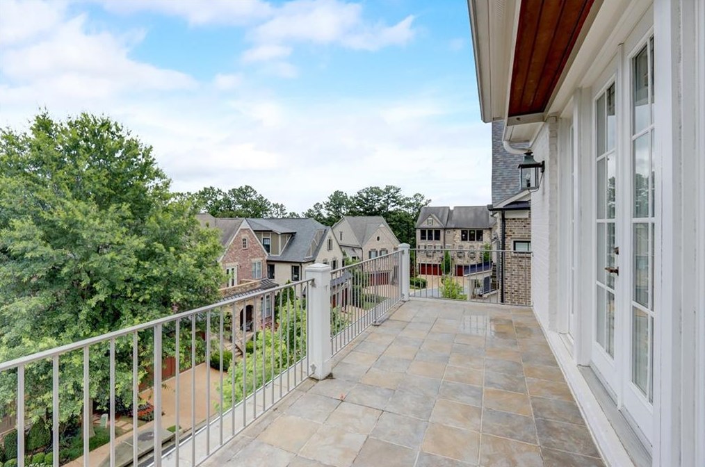 3784 Paces Lookout Cir, Atlanta GA  30339-1845 exterior