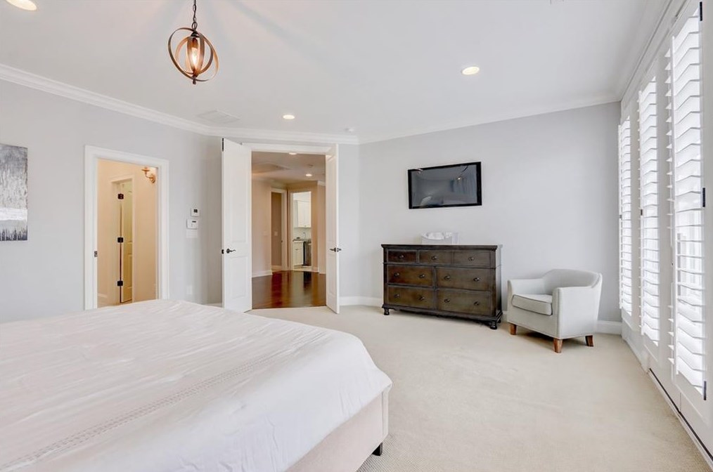 3784 Paces Lookout Cir, Atlanta GA  30339-1845 exterior
