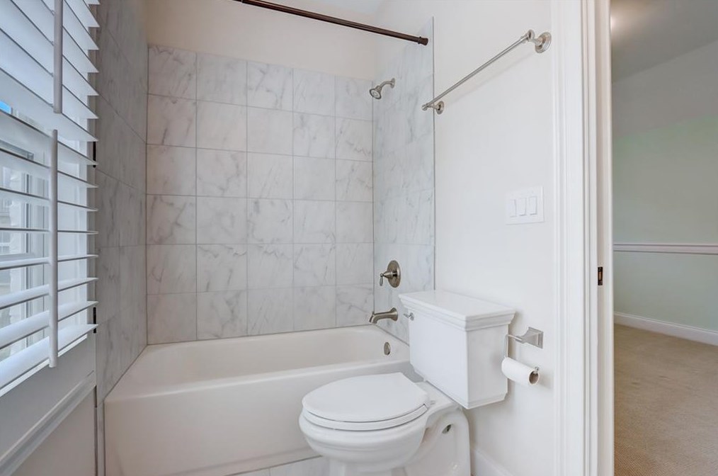 3784 Paces Lookout Cir, Atlanta GA  30339-1845 exterior
