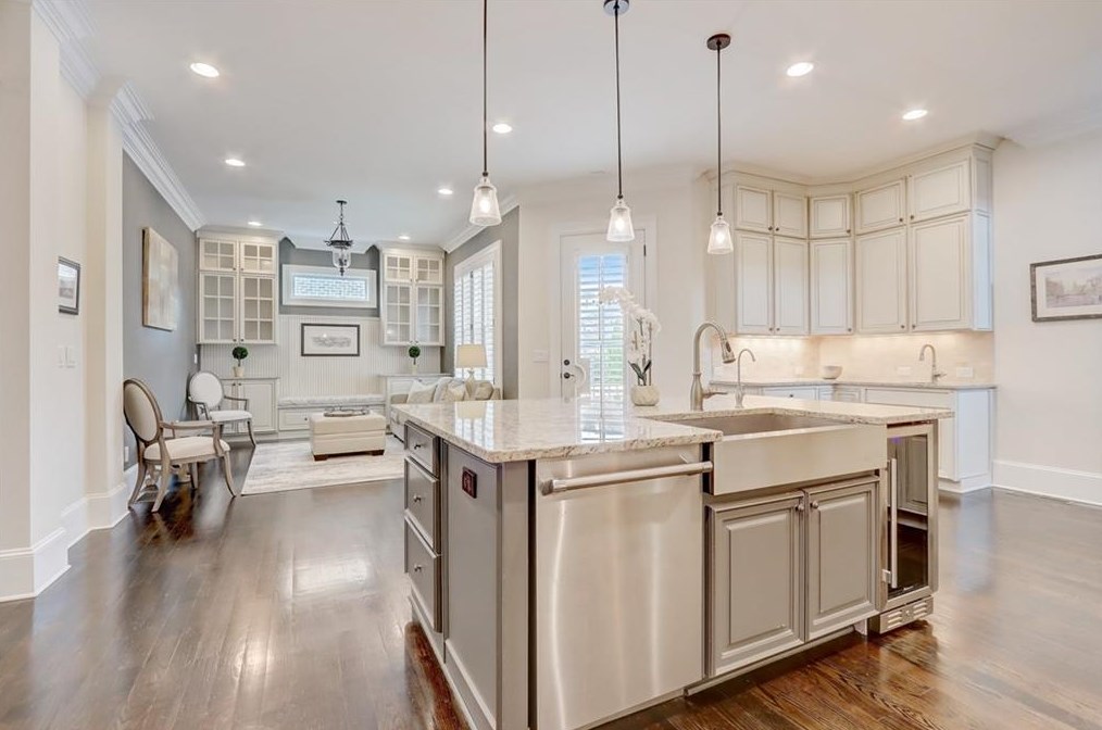 3784 Paces Lookout Cir, Atlanta GA  30339-1845 exterior