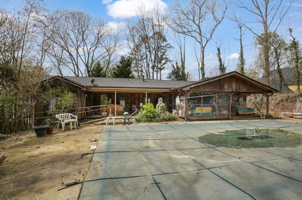 4381 King Valley Dr, Smyrna GA  30082-4226 exterior