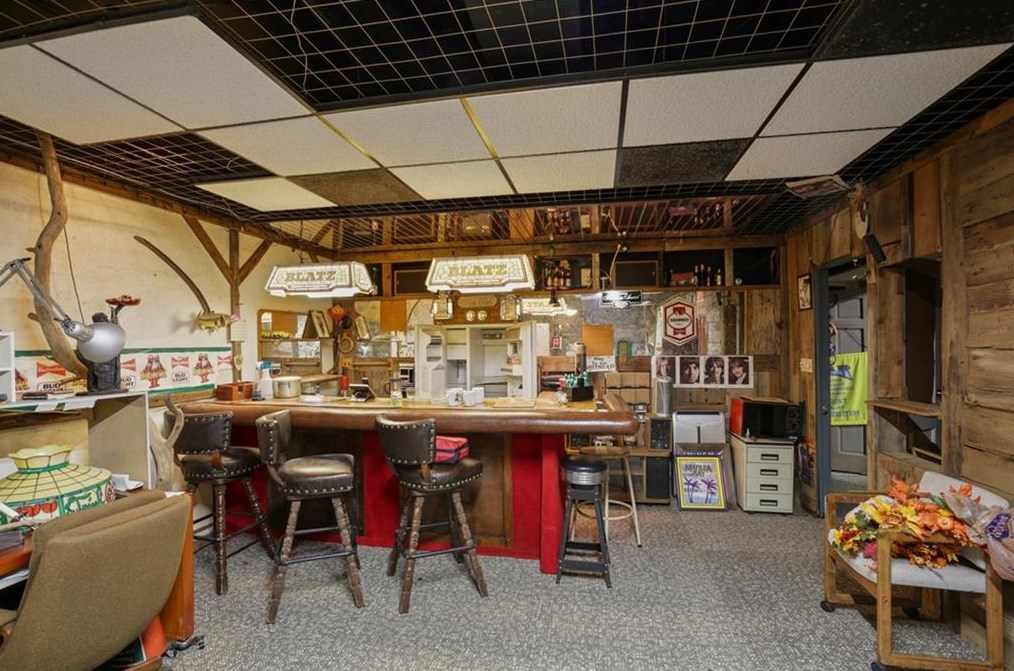 4381 King Valley Dr, Smyrna GA  30082-4226 exterior