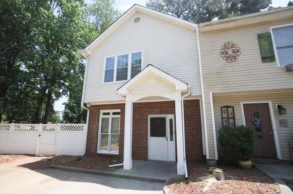 450 Peachtree Ridge Dr, Lawrenceville GA  30043-3407 exterior