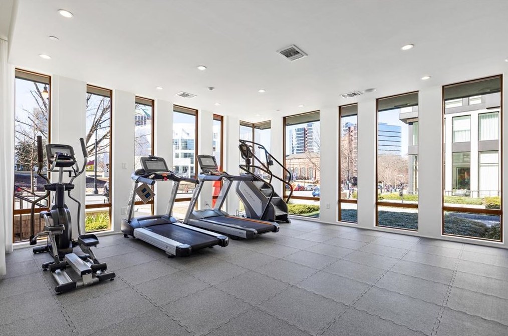 1301 Peachtree St, Atlanta GA  30309-3503 exterior