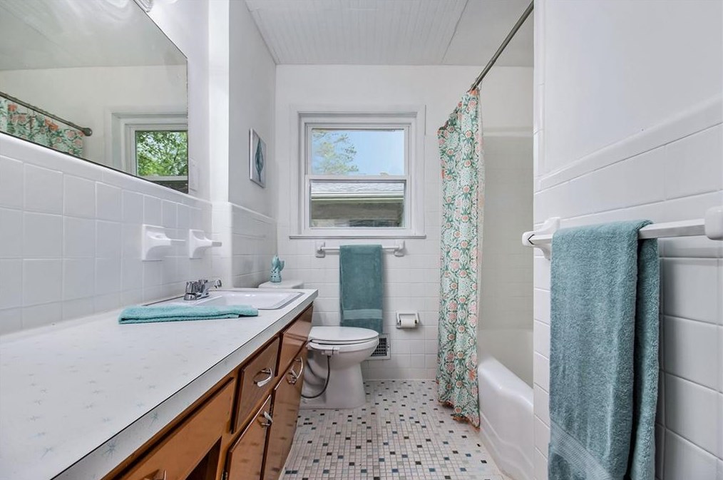 3217 Betty Cir, Decatur GA  30032-2416 exterior