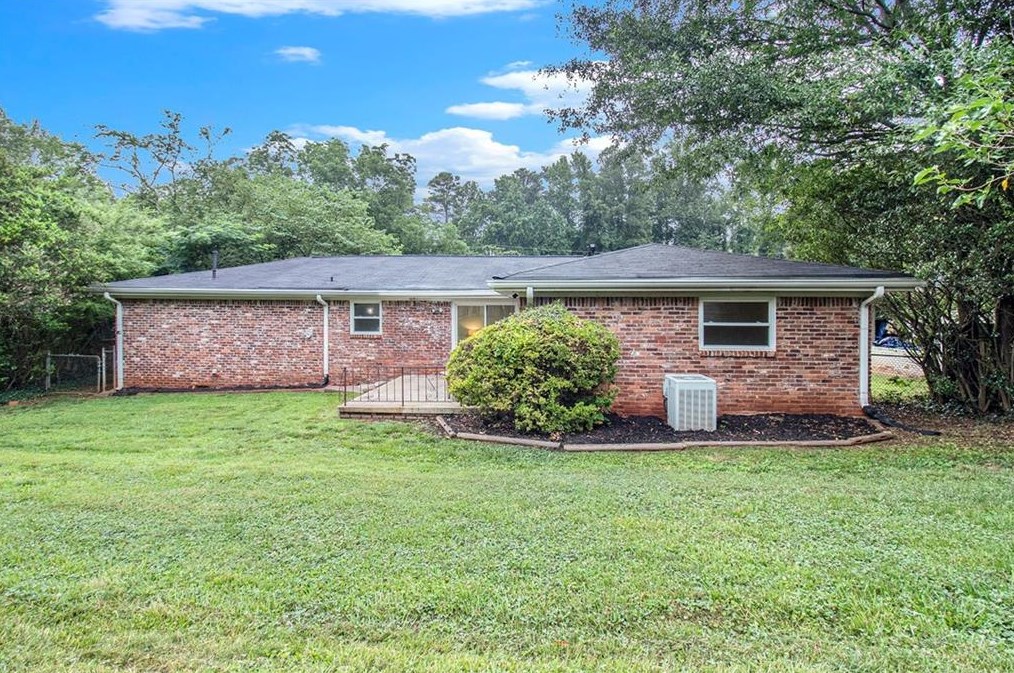 3217 Betty Cir, Decatur GA  30032-2416 exterior