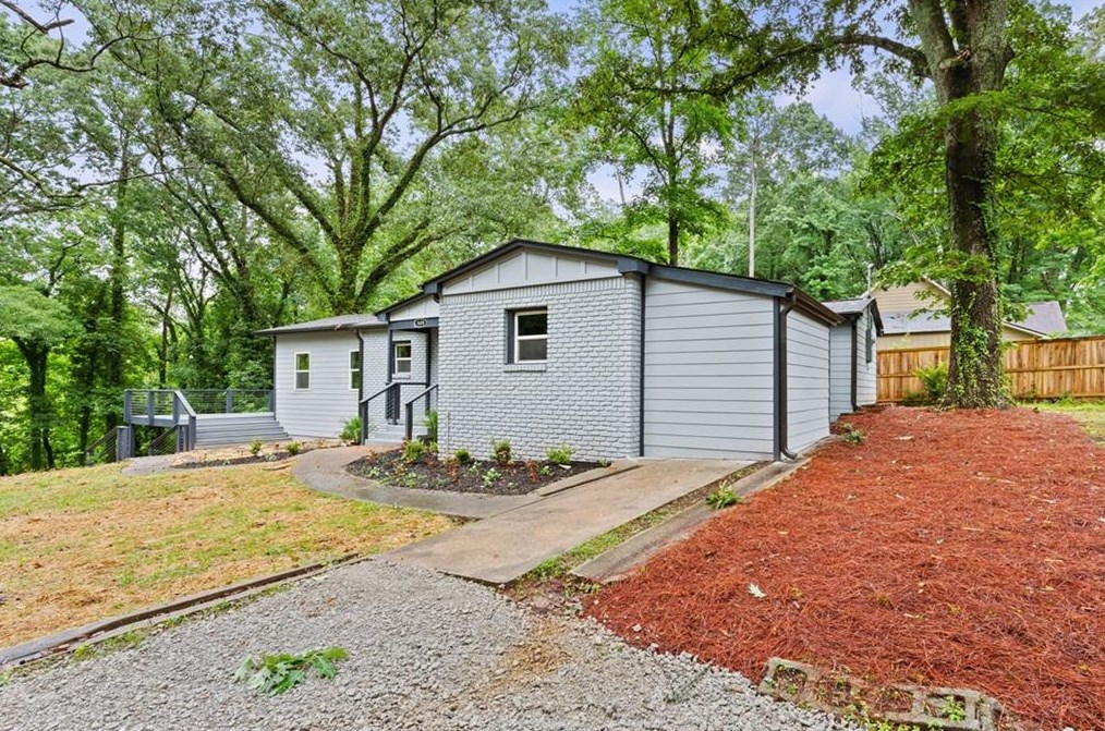 1600 Delano Dr, Decatur GA  30032-3338 exterior