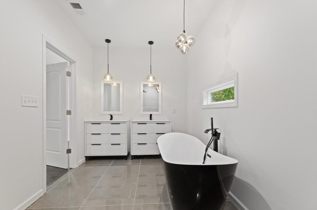 1600 Delano Dr, Decatur GA  30032-3338 exterior