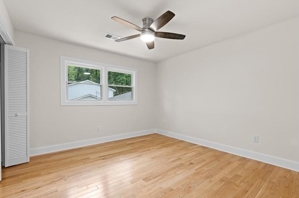 2376 Spg Crk Rd, Decatur GA 30033-2744 exterior