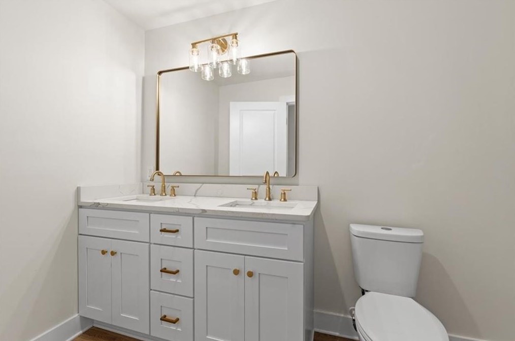 2376 Spg Crk Rd, Decatur GA 30033-2744 exterior