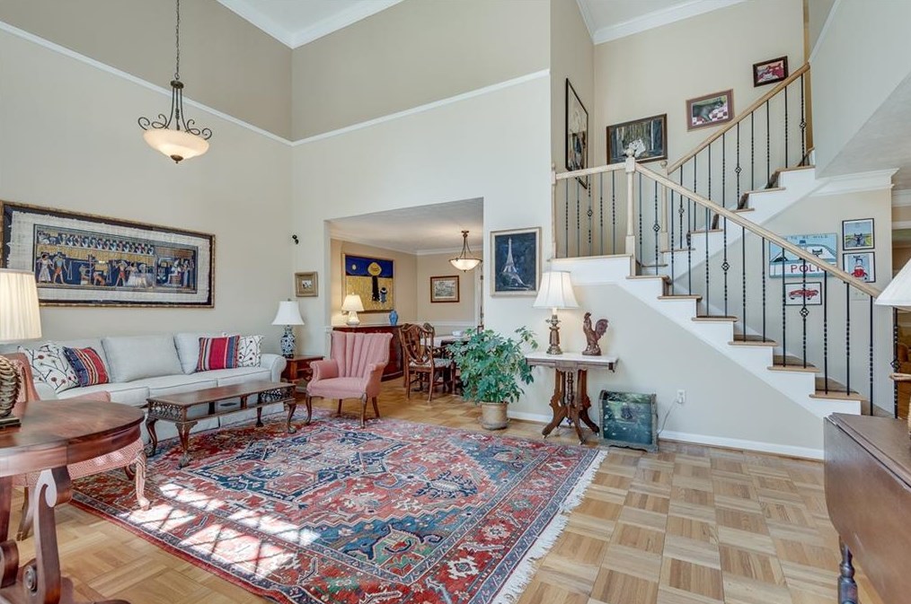 9 Westchester Sq, Decatur GA  30030-2370 exterior