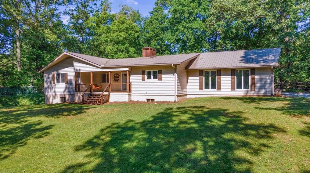 574 Lickskillet Rd, Epworth, GA 30541