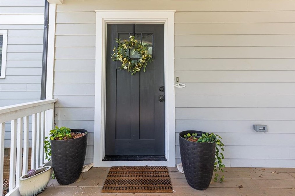 1138 Conway Rd, Decatur GA  30030-4146 exterior