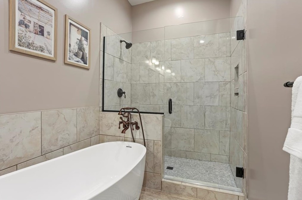 1177 Oak St, Atlanta GA  30318-4731 exterior