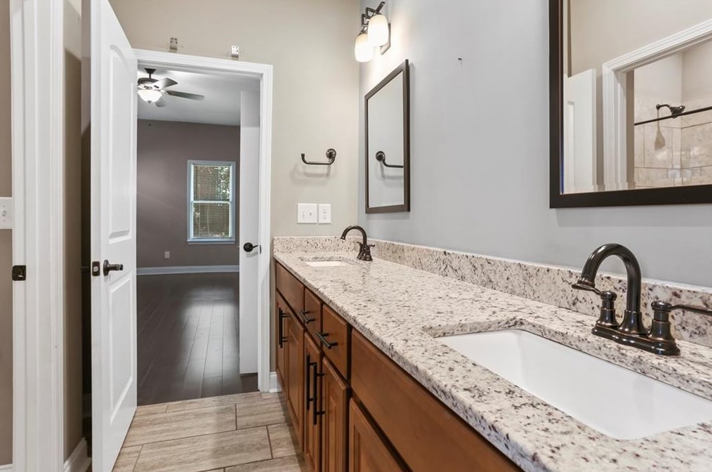 1177 Oak St, Atlanta GA  30318-4731 exterior