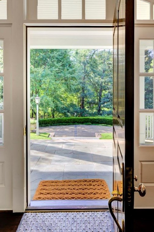 4700 Woodvale Dr, Atlanta GA  30327-4554 exterior