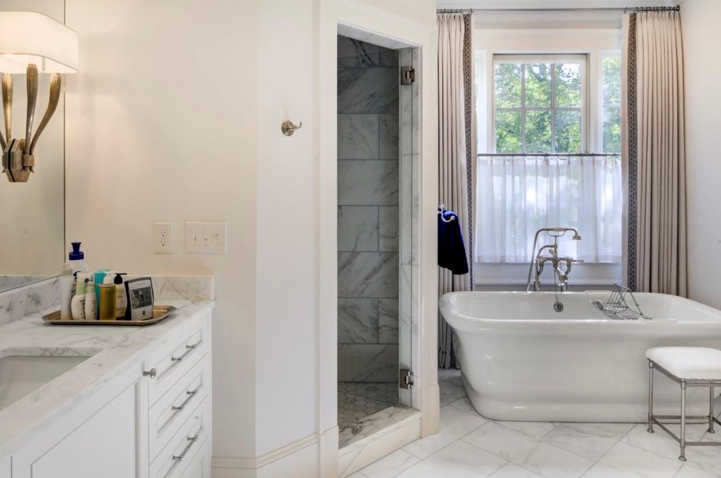 4700 Woodvale Dr, Atlanta GA  30327-4554 exterior