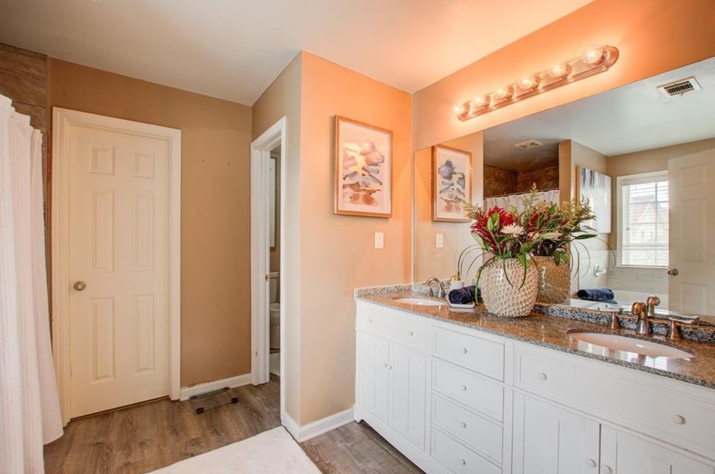 1109 Westchase Hl, Atlanta GA  30336-2926 exterior
