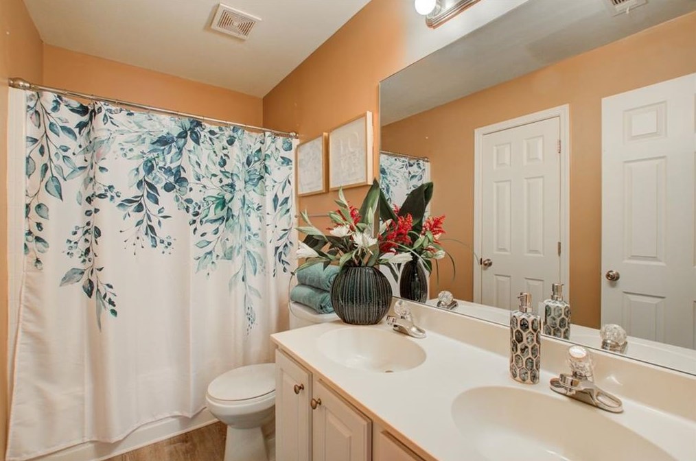 1109 Westchase Hl, Atlanta GA  30336-2926 exterior
