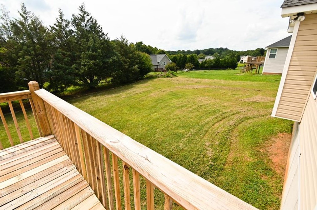 151 Peachtree Ln, Calhoun GA 30701-4391 exterior