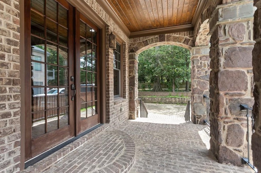 1121 Wimberly Rd, Atlanta GA  30319-2636 exterior