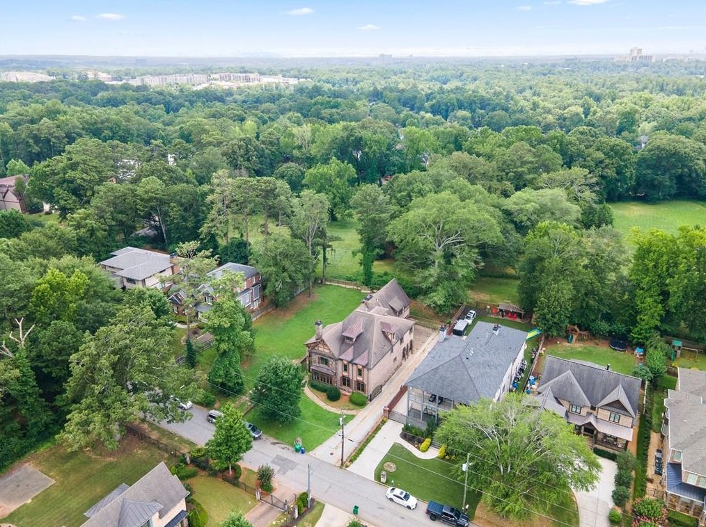 1121 Wimberly Rd, Atlanta GA  30319-2636 exterior