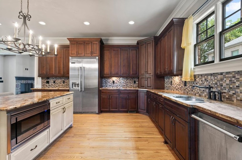1121 Wimberly Rd, Atlanta GA  30319-2636 exterior