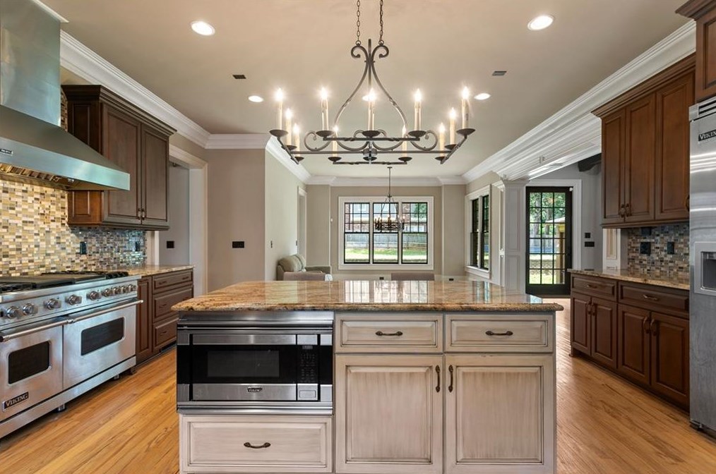 1121 Wimberly Rd, Atlanta GA  30319-2636 exterior