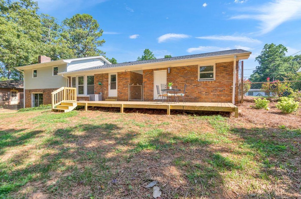 257 Angla Dr, Smyrna GA  30082-3640 exterior