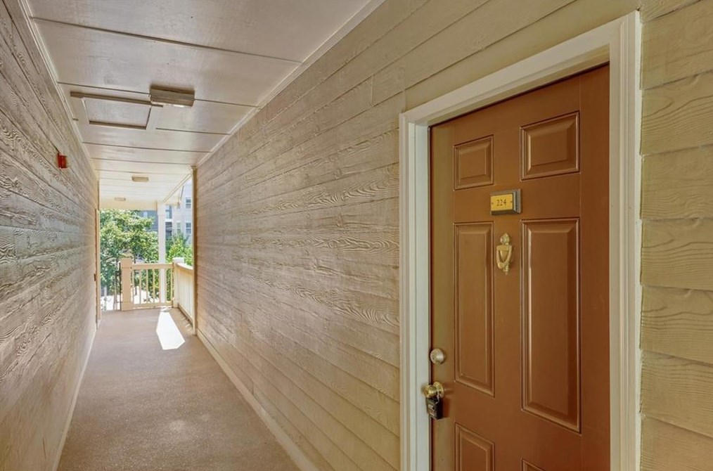 200 Renaissance Pkwy, Atlanta GA  30308-2385 exterior