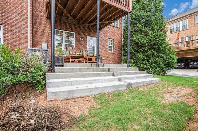 3372 Triview Sq, Atlanta GA 30339-4923 exterior