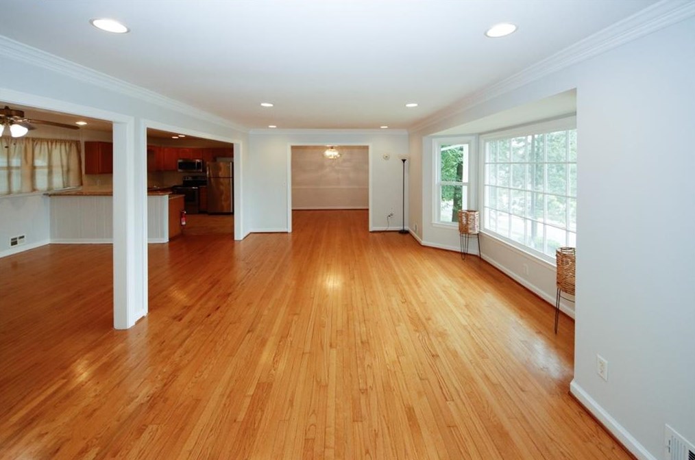 202 River Valley Rd, Atlanta GA  30328-2912 exterior