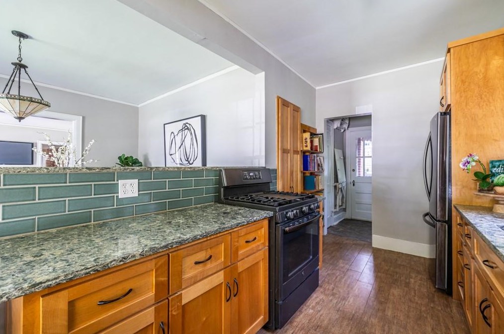 137 Heatherdown Rd, Decatur GA  30030-3817 exterior