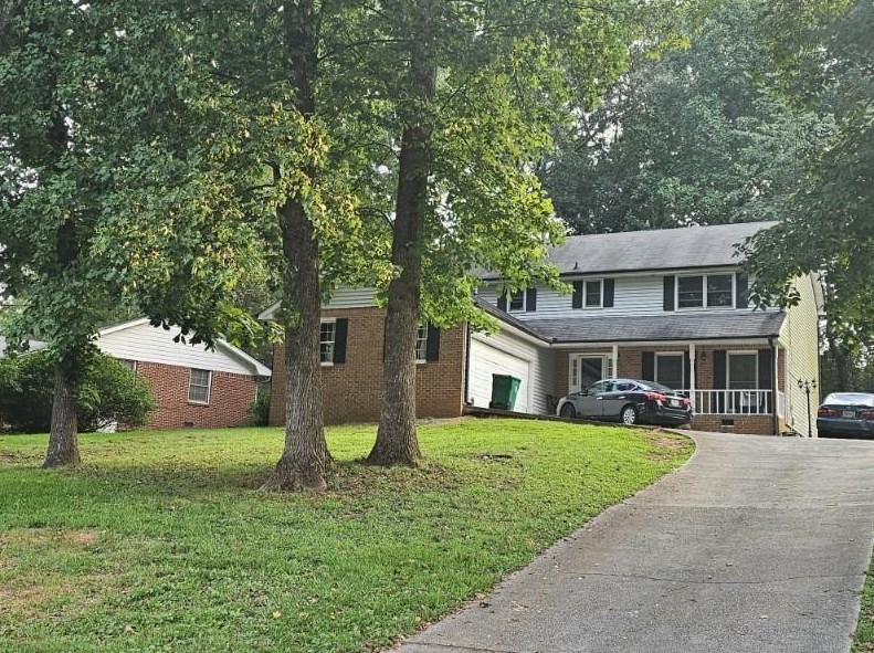 2145 Tudor Castle Way, Decatur GA  30035-2165 exterior